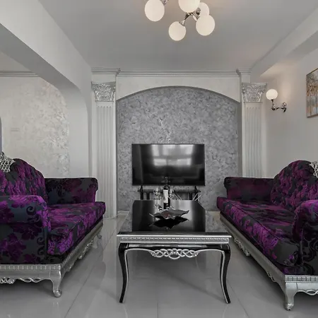 Silk Next To Old Town 부쿠레슈티