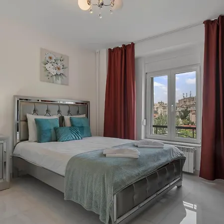 Apartment Silk Next To Old Town