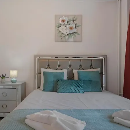 Silk Next To Old Town *