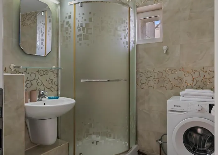 Silk Next To Old Town *