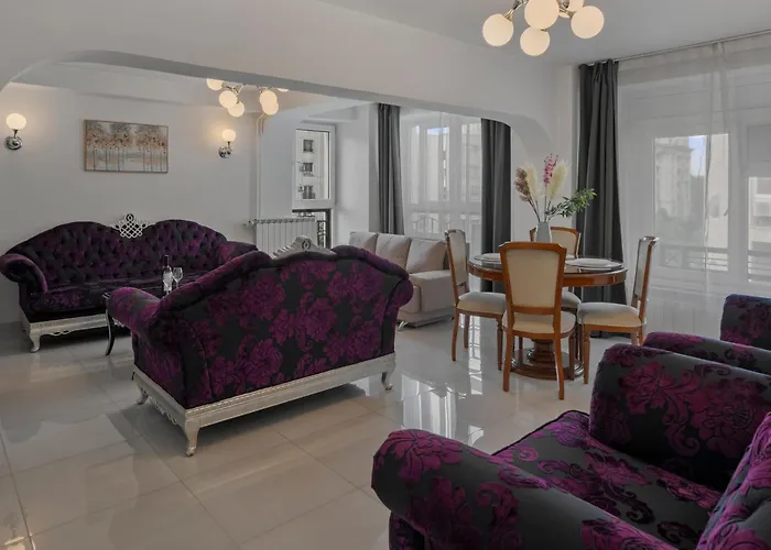 Silk Next To Old Town *