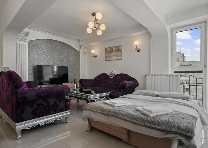 Silk Next To Old Town Apartament