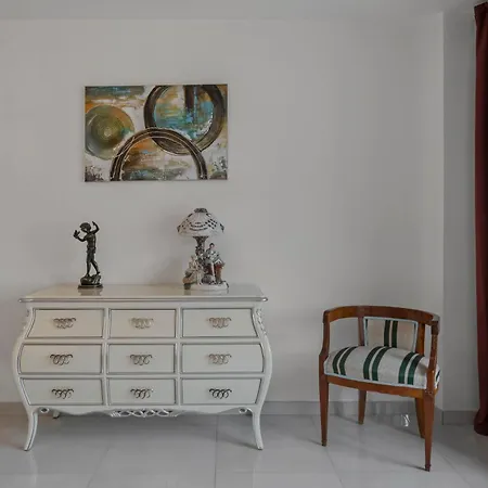 Silk Next To Old Town *