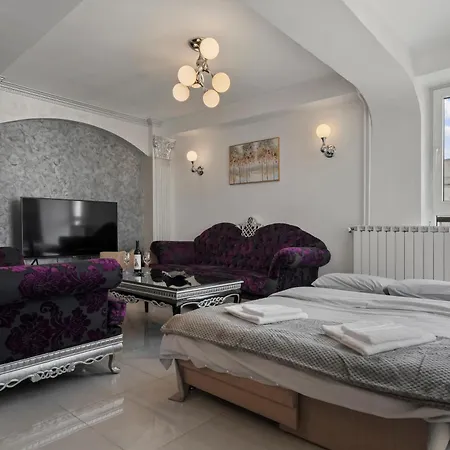 Silk Next To Old Town Апартаменты