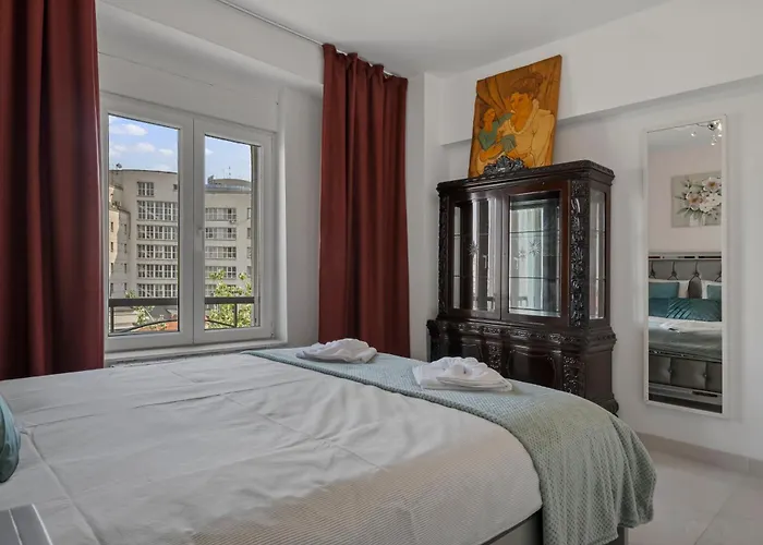 Silk Next To Old Town Bucareste