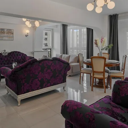 Silk Next To Old Town *